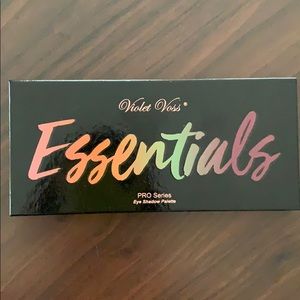 Violet Voss Essentials Palette